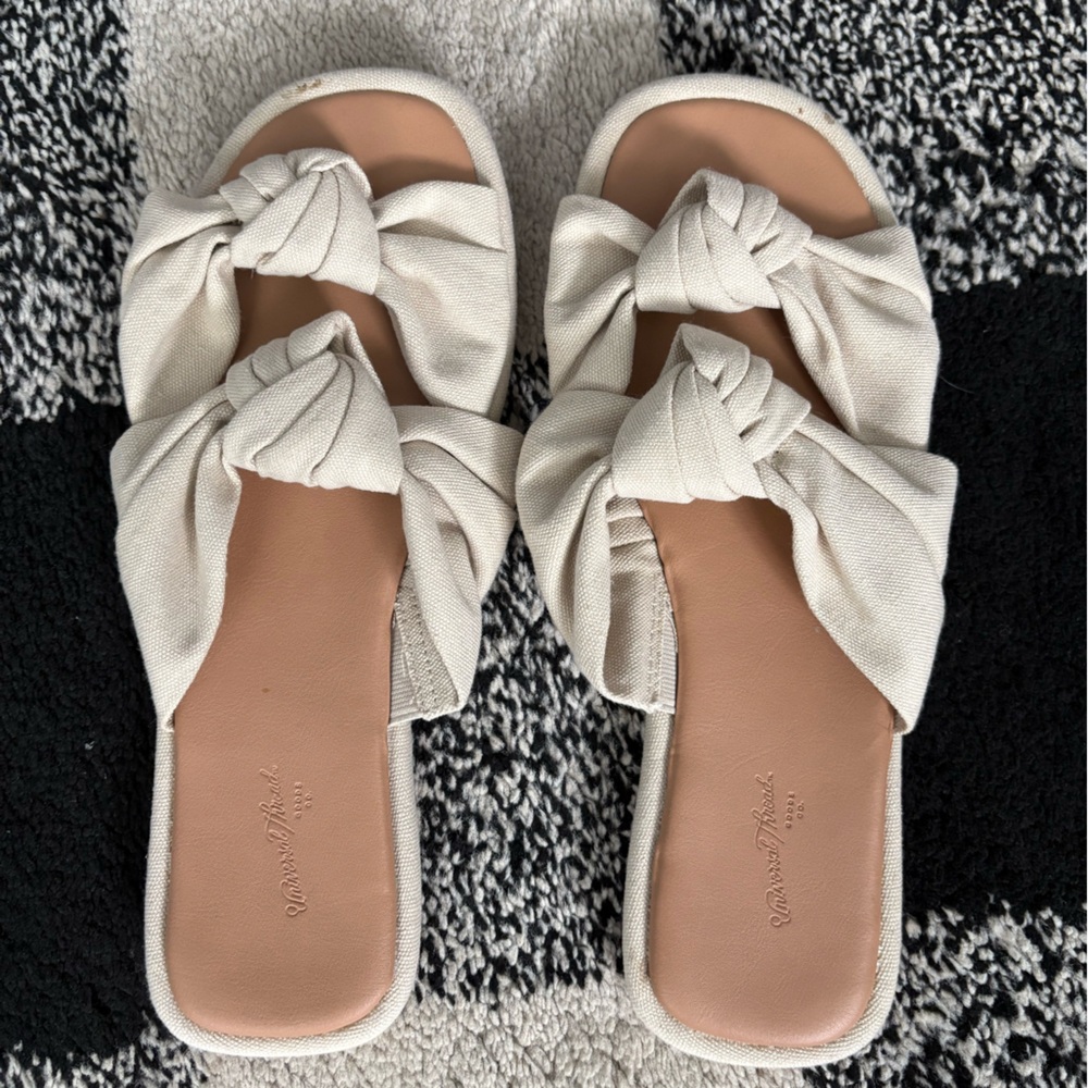 Universal Threads Sandals